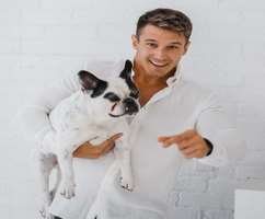 The star loves to spend his time with animals and it seems like they also love his company.